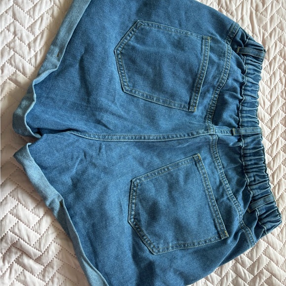 Heart Patterned Denim Shorts - Picture 2 of 2